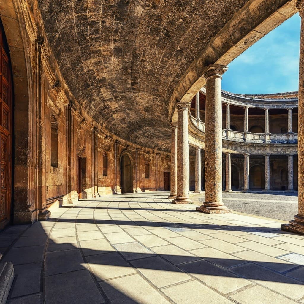 Alhambra: Guided Exterior Tour