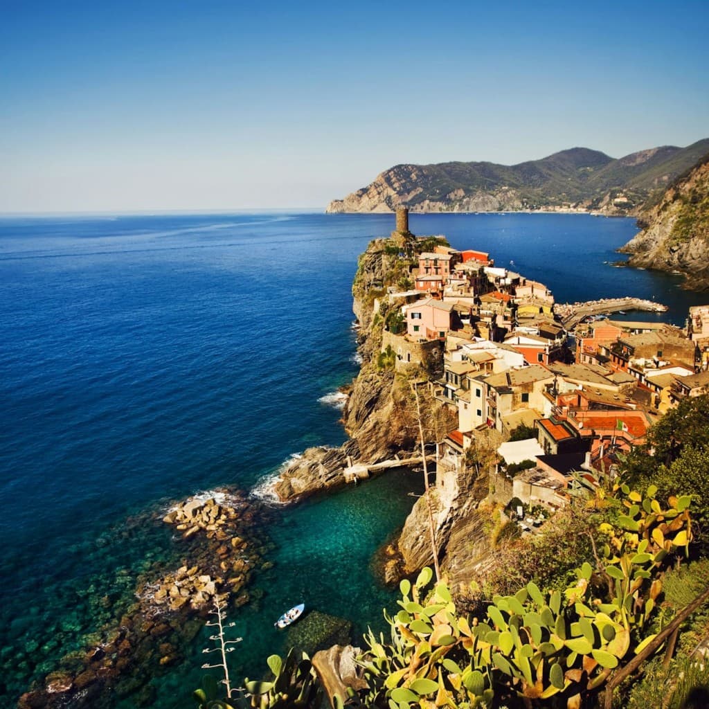 Cinque Terre: Guided Boat Tour