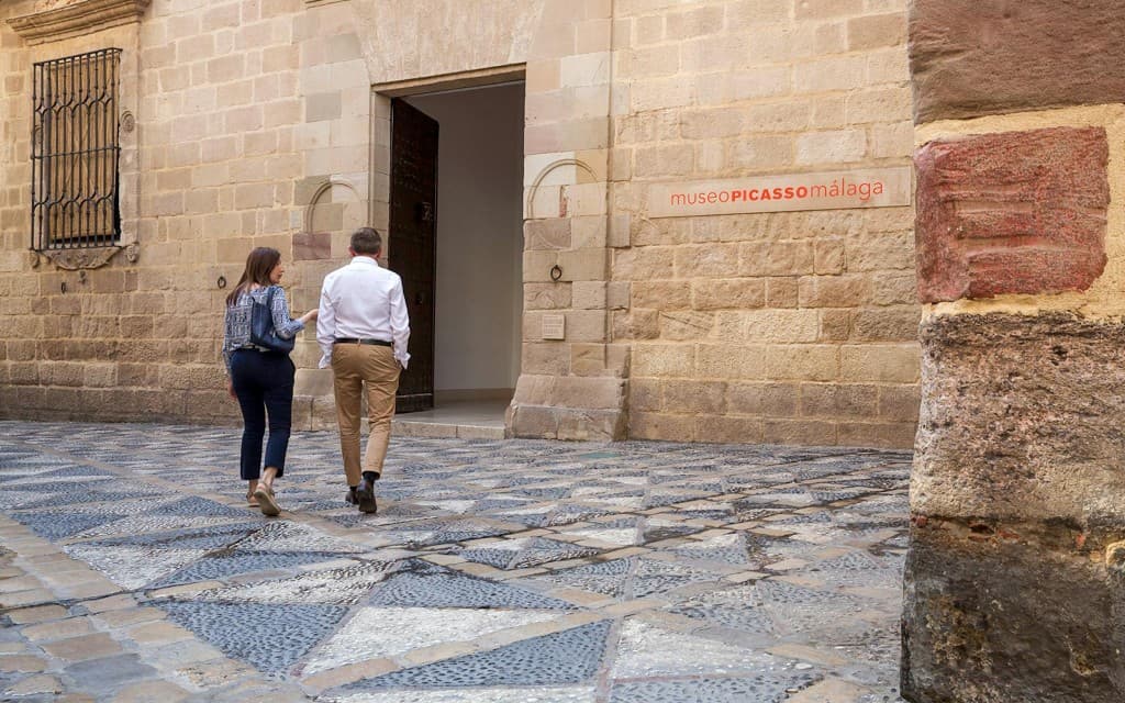Picasso Museum Malaga Tickets (Entry Tickets + City Tour with Audio Guide)
