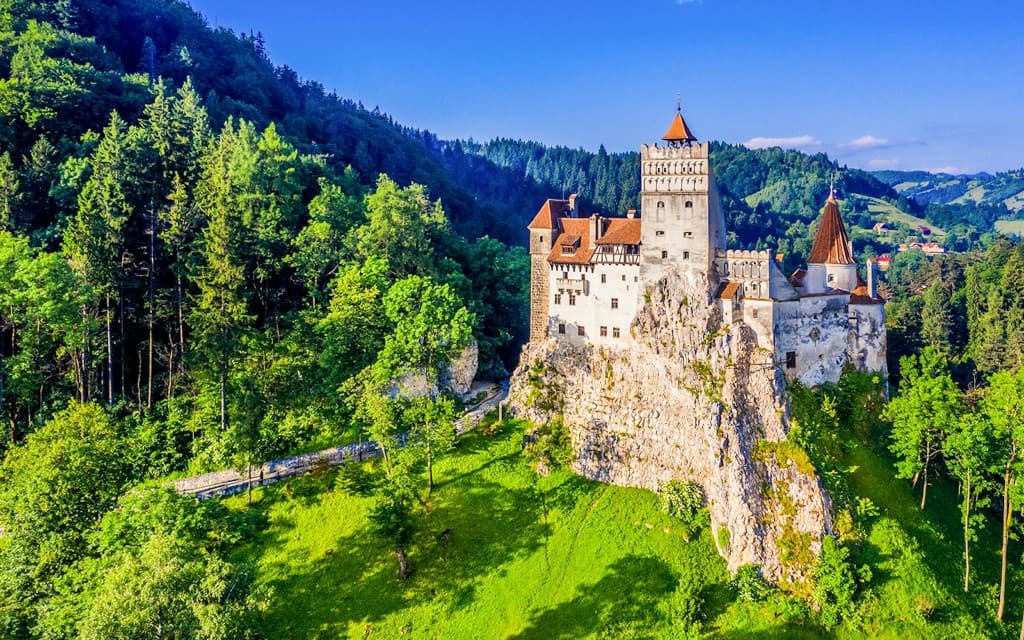  From Bucharest: Bran Castle, Peles Castle & Brasov Full-Day Guided Tour with Castles Audio Guide
 (English Guided Tour with Castles Audio Guide)
