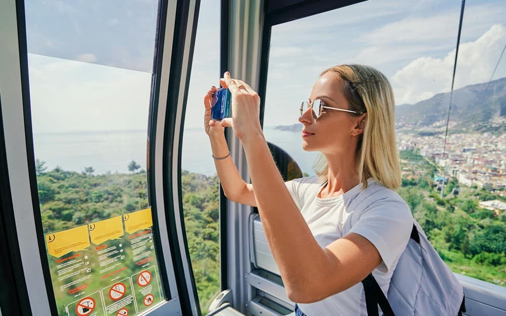 Montjuïc Cable Car Roundtrip Tickets  (Round-Trip Tickets + City Audio Tour)