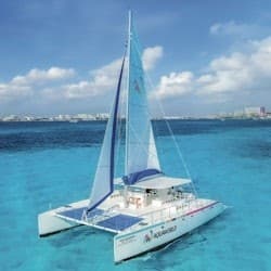 Isla Mujeres: Catamaran Tour