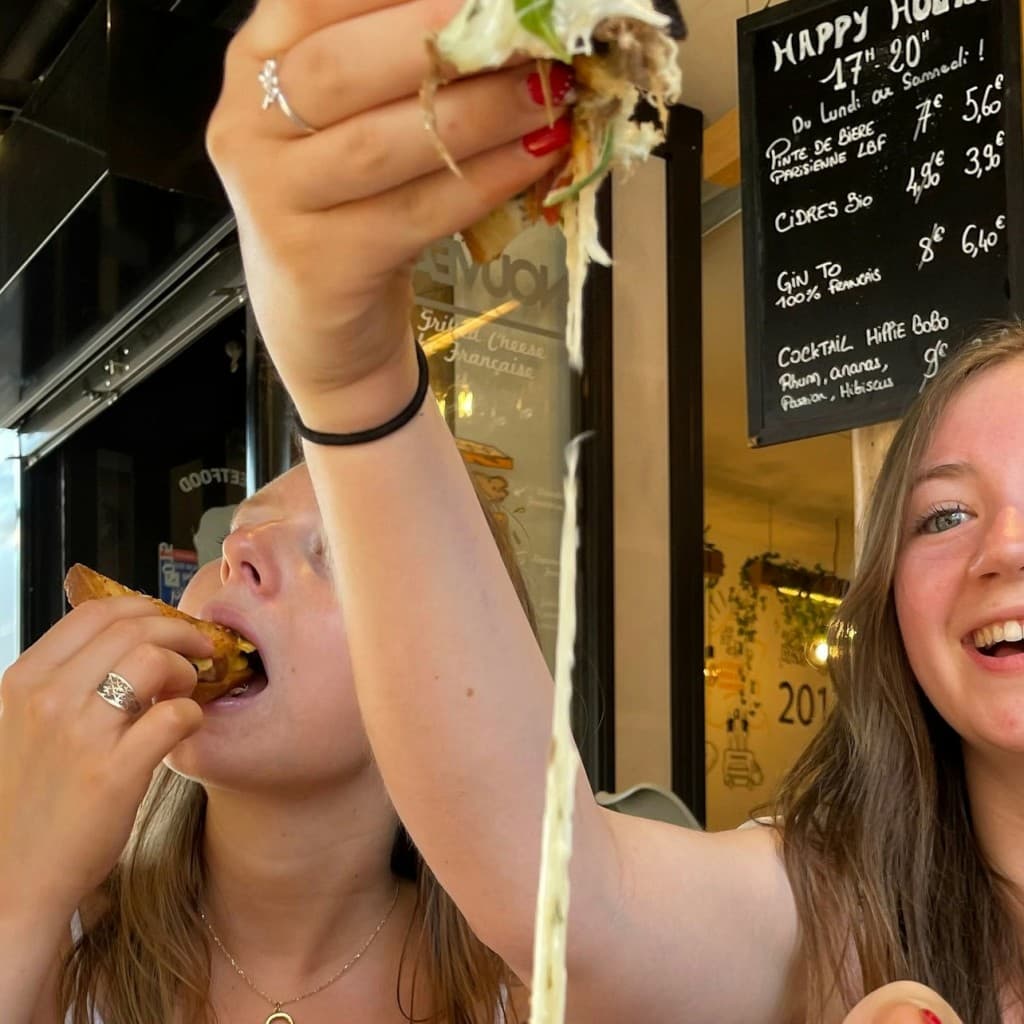 Paris: Canal St Martin Food Tour
