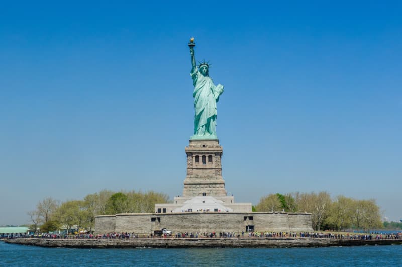 Circle Line "Statue of Liberty Midtown NYC" Cruise (1 hour): Reserved Straight-to-Board Ticket