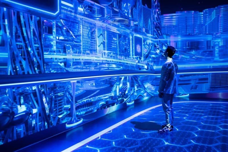 Explore the Digital Experience Center