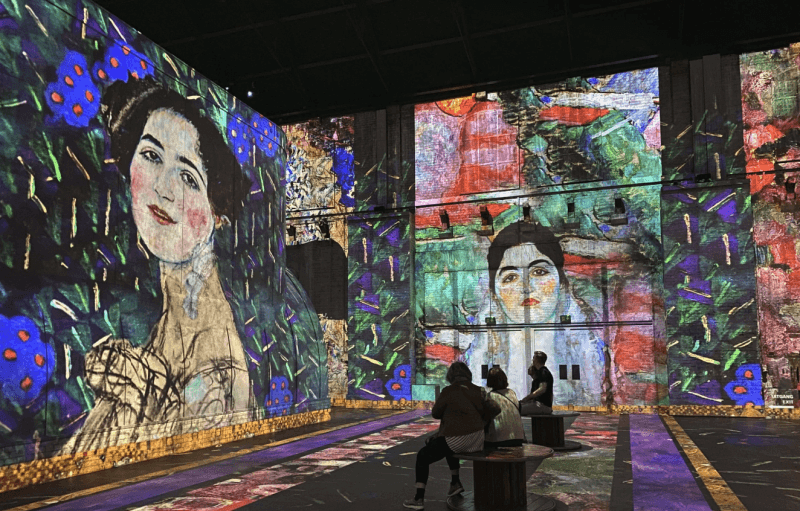 Fabrique des Lumières: Immersive Digital Art Experience in Amsterdam
