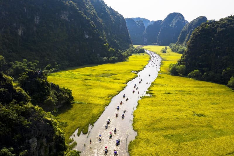 Hoa Lu and Tam Coc Tour from Hanoi