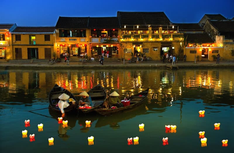 Hoai River Evening Boat Ride with Lantern Experience