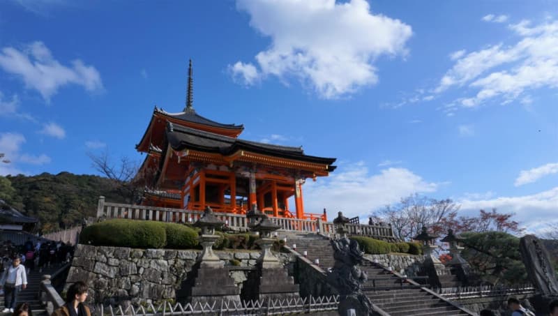 Kyoto Full-Day Tour: Nijo Castle, Kinkaku-ji, Fushimi Inari Taisha, Kiyomizu-dera Temple