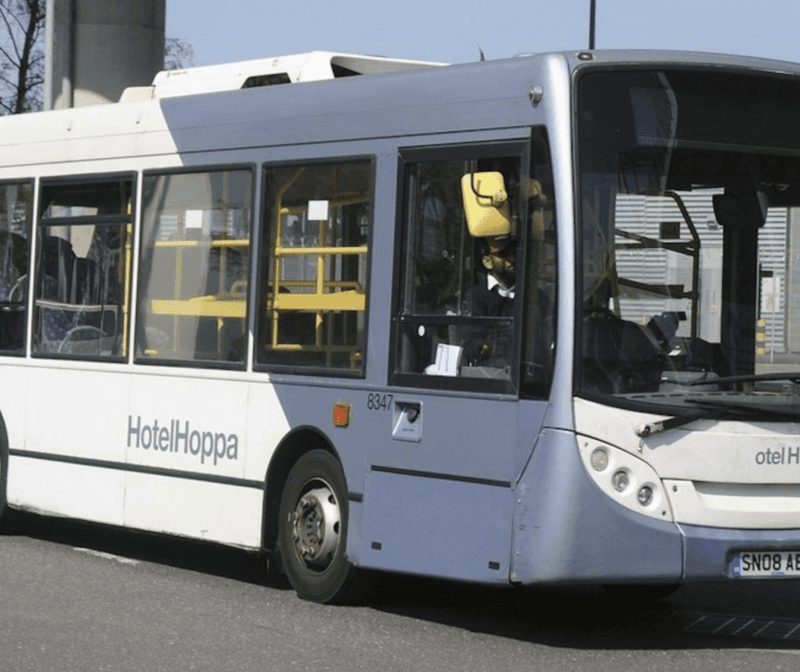 London Bus Transfers: Airport & City Connections