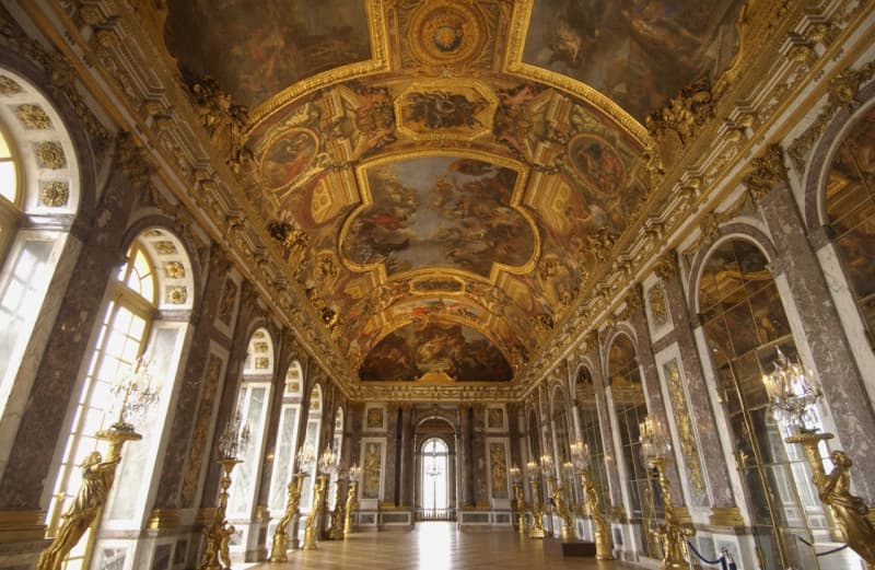 Palace of Versailles Audio-Guided Tour with Round Trip Transfers from Paris