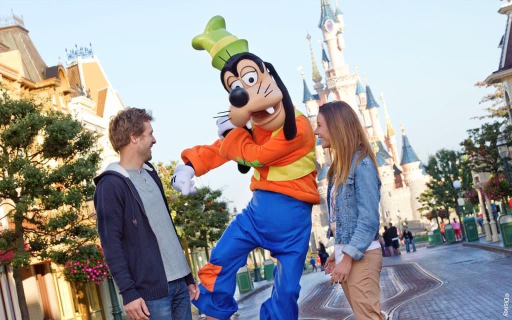1-Day 2 Park Ticket to Disneyland® Paris (2 Disney® Parks Ticket with Premier Access)