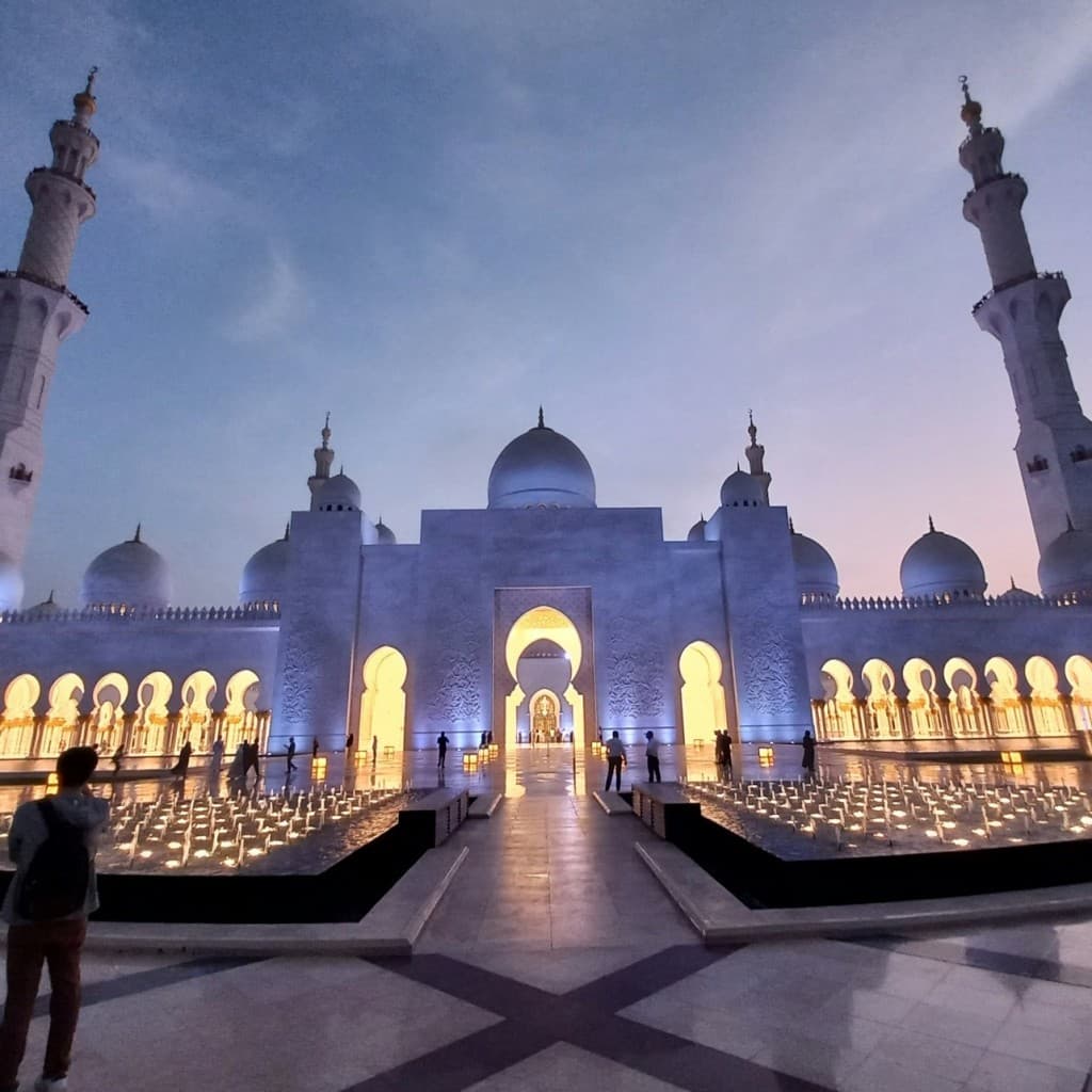 Abu Dhabi Grand Mosque & Dubai Desert Safari: Combo Tour