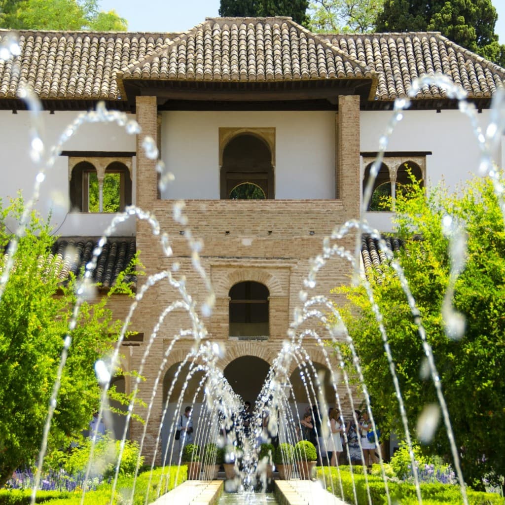 Alhambra & Nasrid Palaces: Skip The Line Ticket + Guided Tour