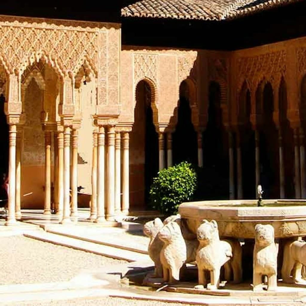 Alhambra: Skip The Line Ticket + Private Guided Tour