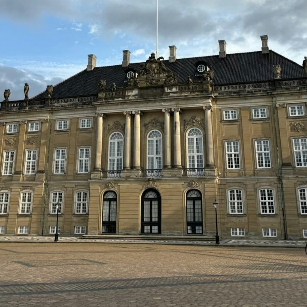 Amalienborg Palace: Guided Tour