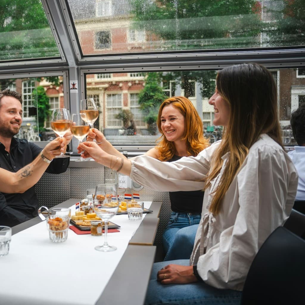 Amsterdam: Evening Canal Cruise with Drinks & Cheese