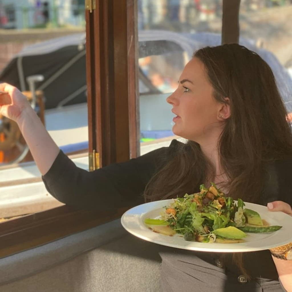 Amsterdam: Fine Dining Small Boat Cruise