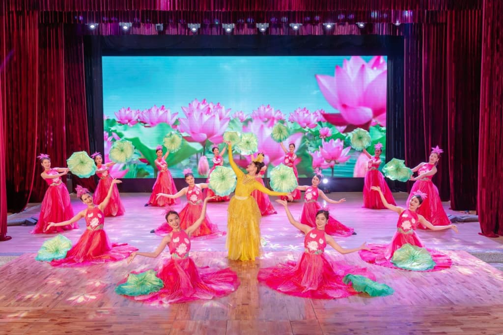 Ao Dai Show in Da Nang (Ao Dai Show - Admission)