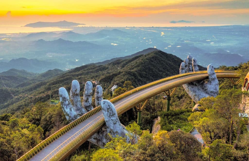 Ba Na Hills and Golden Bridge Full-Day Private Tour from Da Nang with Korean-speaking Guide (Ba Na Hills and Golden Bridge Full-Day Private Tour from Da Nang with Korean-speaking Guide (Three to Four Adults))