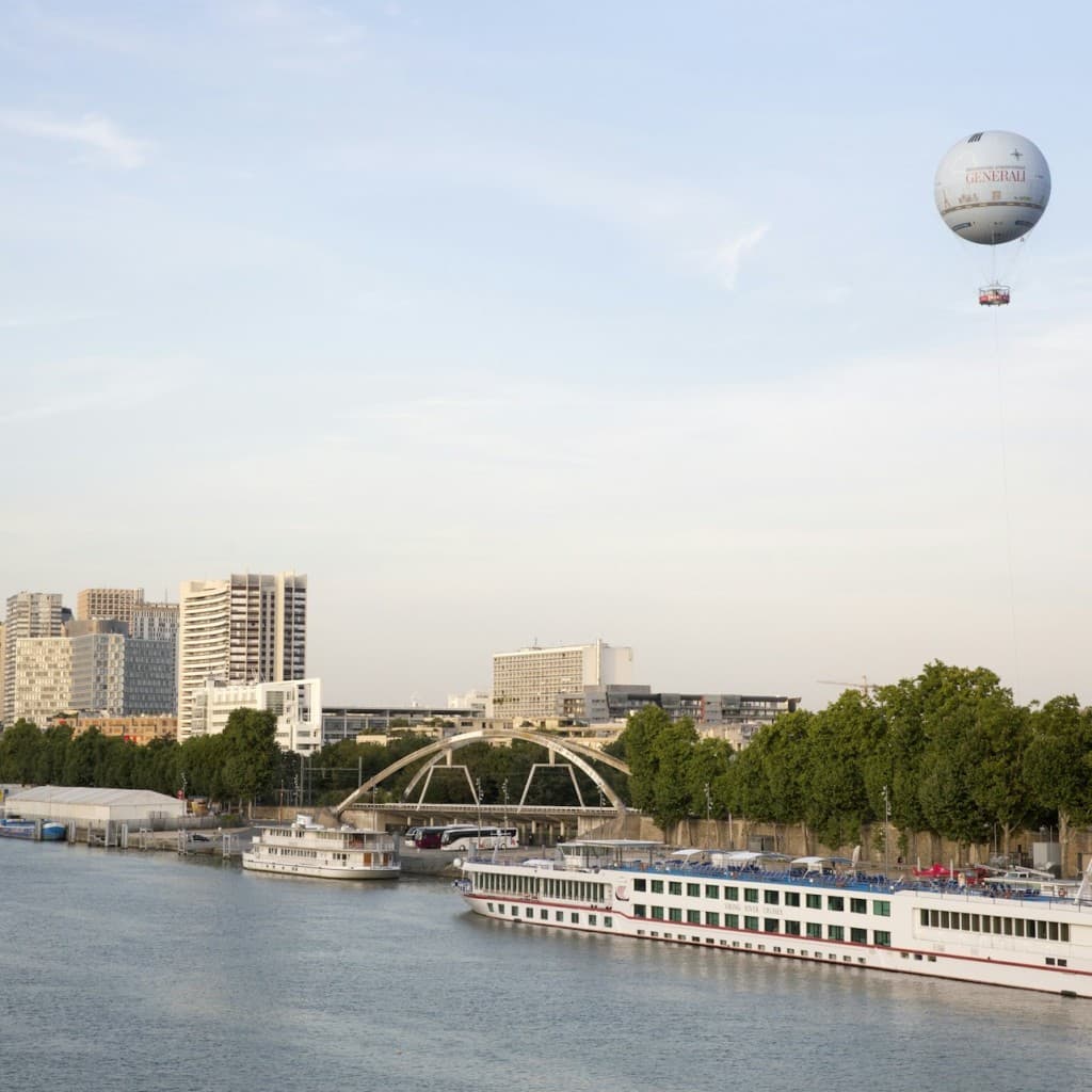 Ballon de Paris GENERALI & Bateaux Mouches Seine River Cruise
