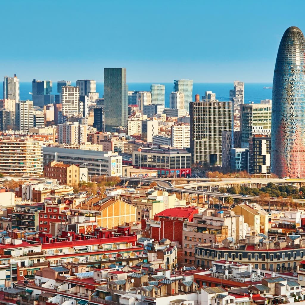 Barcelona Card: Public Transport + 40 Attractions - Barcelona Card 96H
