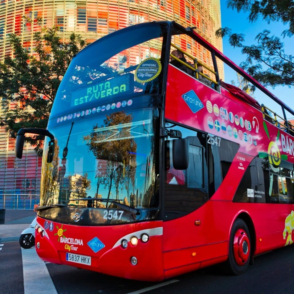 Barcelona: City Tour Hop-on Hop-off Bus + Eco Catamaran Cruise - 2-Day Ticket