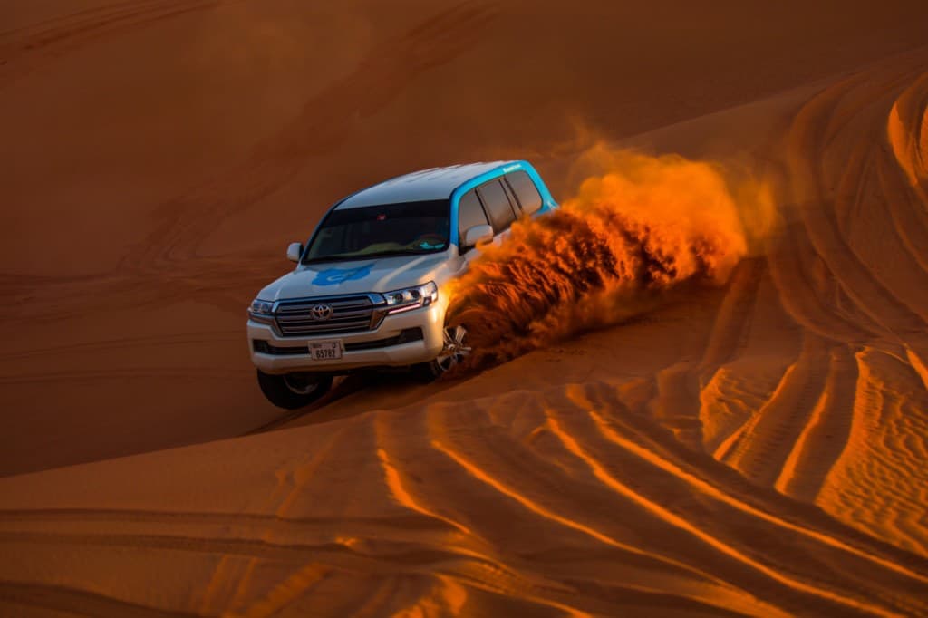 Dubai Red Dunes Desert Safari Tour with Camel Ride and Buffet Dinner at Al Khayma Camp (Dubai Red Dunes Desert Safari Tour with Camel Ride and Buffet Dinner - Private Tour (Summer Season))