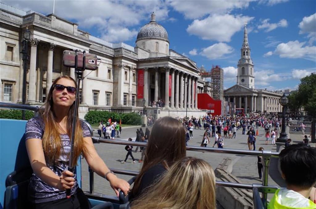 London Open Top Bus Tour with English-speaking Guide (London Open Top Bus - Guided Day Tour (Family Package))