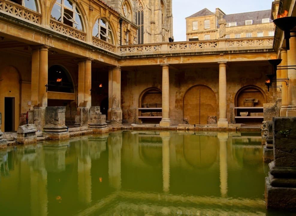 Stonehenge and Roman Baths Tour (Stonehenge and Roman Baths Museum Tour)