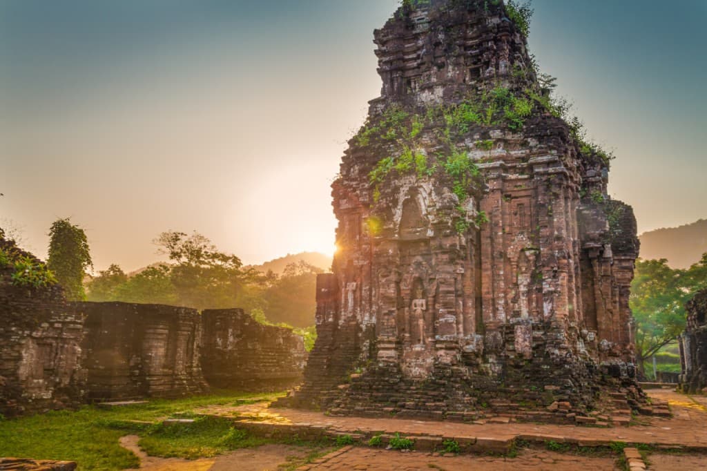 My Son Sanctuary and Hoi An Ancient Town Tour from Da Nang (My Son Sanctuary and Hoi An Ancient Town Tour from Da Nang (Vietnamese Citizens))