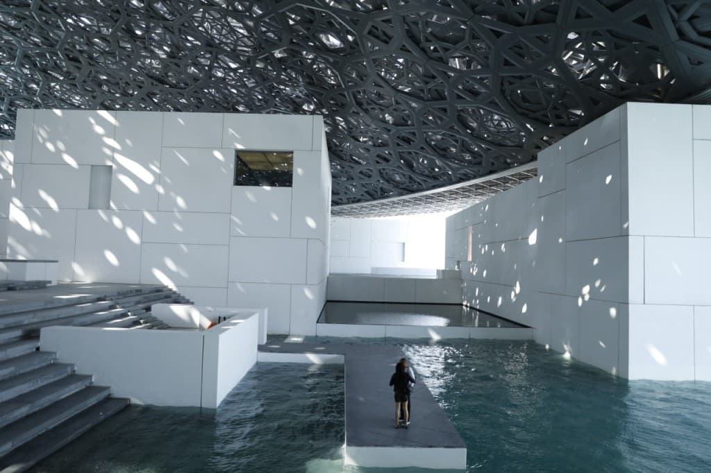 Sheikh Zayed Grand Mosque and Louvre Abu Dhabi Tour from Dubai