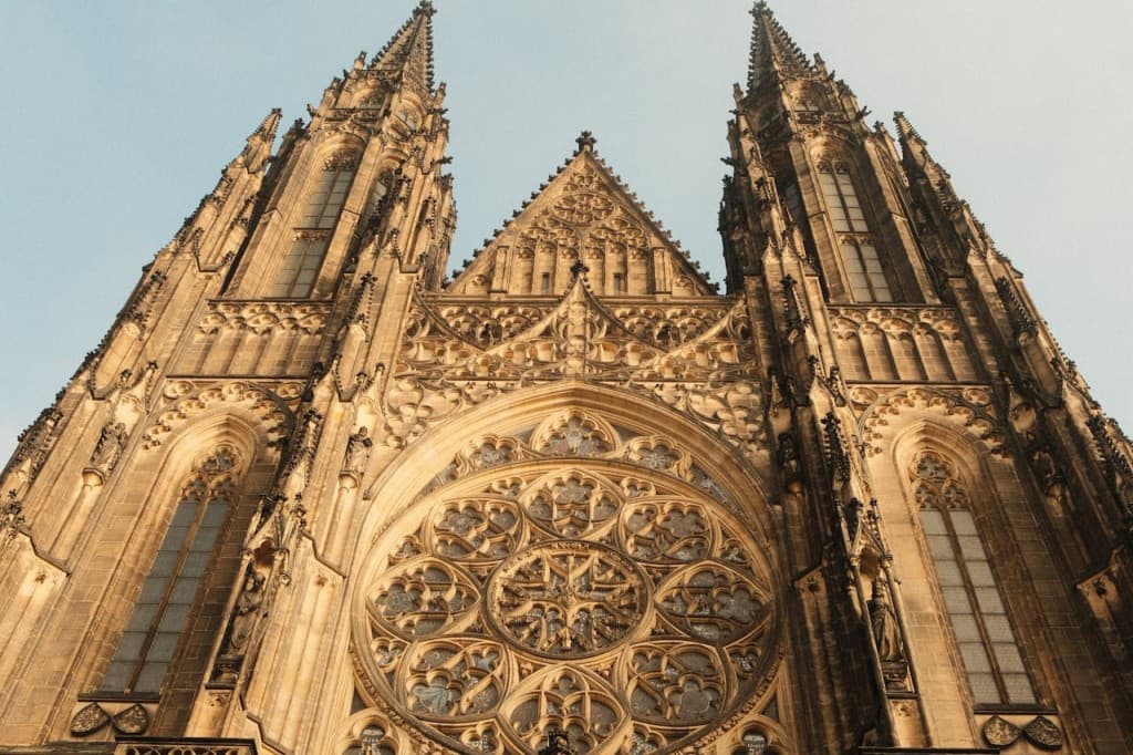 Prague Castle Ticket (Prague Castle: Entry Ticket + Introduction)