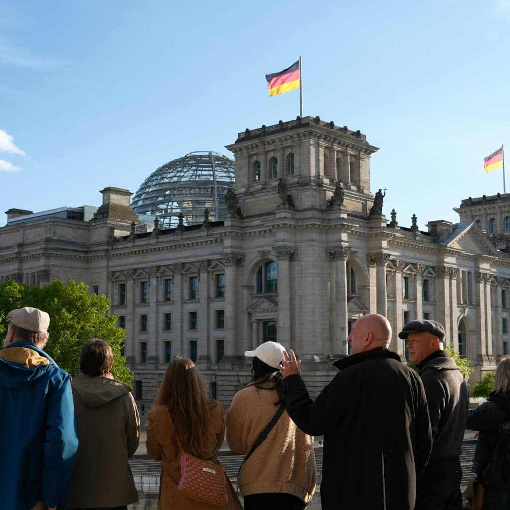 Berlin: Parliament District Guided Tour in German