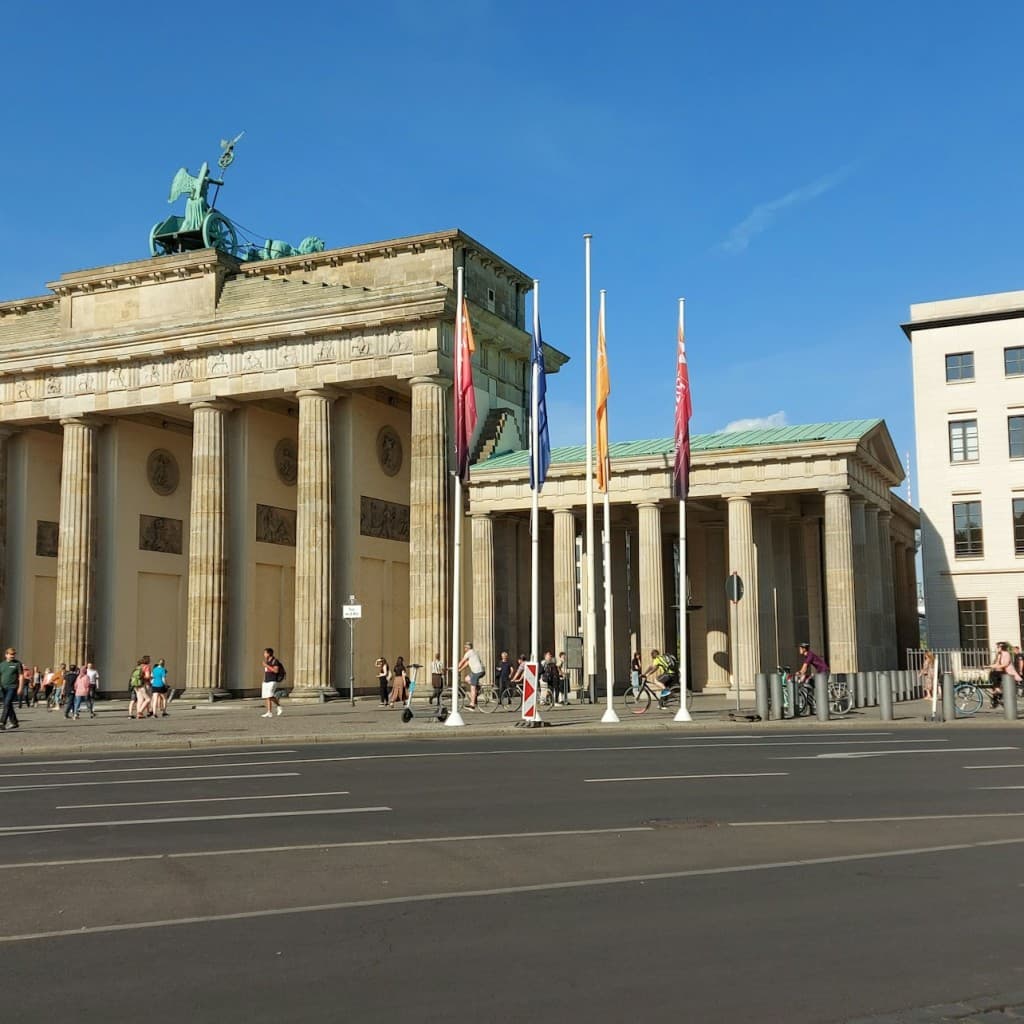 Berlin: The Wall Small-Group Guided Tour in English