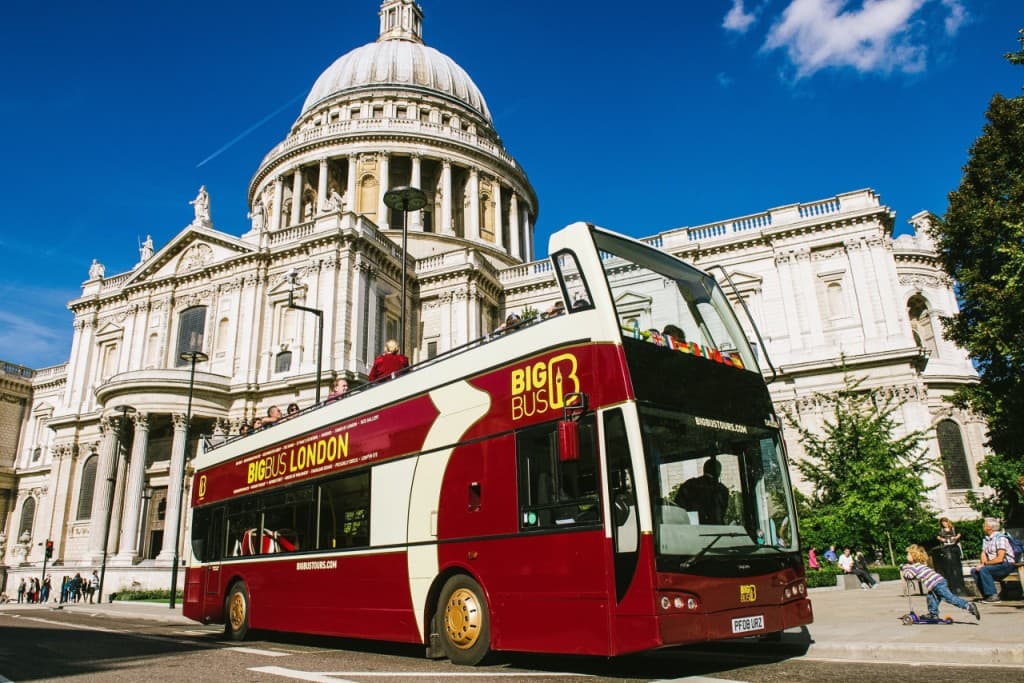Big Bus London Hop-on Hop-off Bus Tour (Explore Ticket (48 Hours) with River Thames Cruise and Night Tour Family Package)
