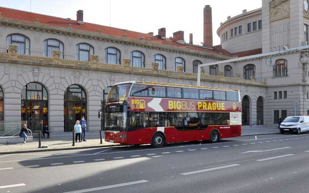 Big Bus: Prague Hop-on Hop-off Bus Tour with Optional Vltava River Cruise (24-Hour Pass)
