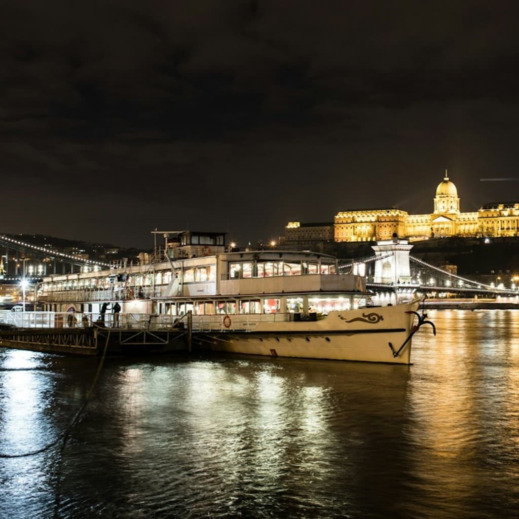 Budapest: 1.5-Hr Danube River Sightseeing Cruise + Welcome Drink