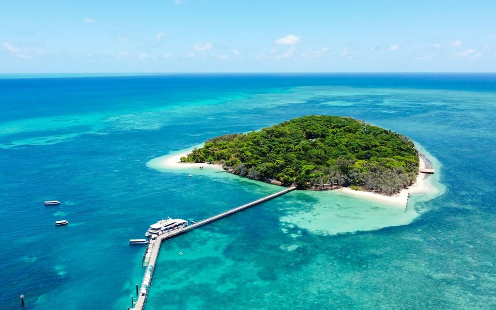 Cairns to Green Island Full Day Cruise with Activity Upgrades (Full Day Cruise)