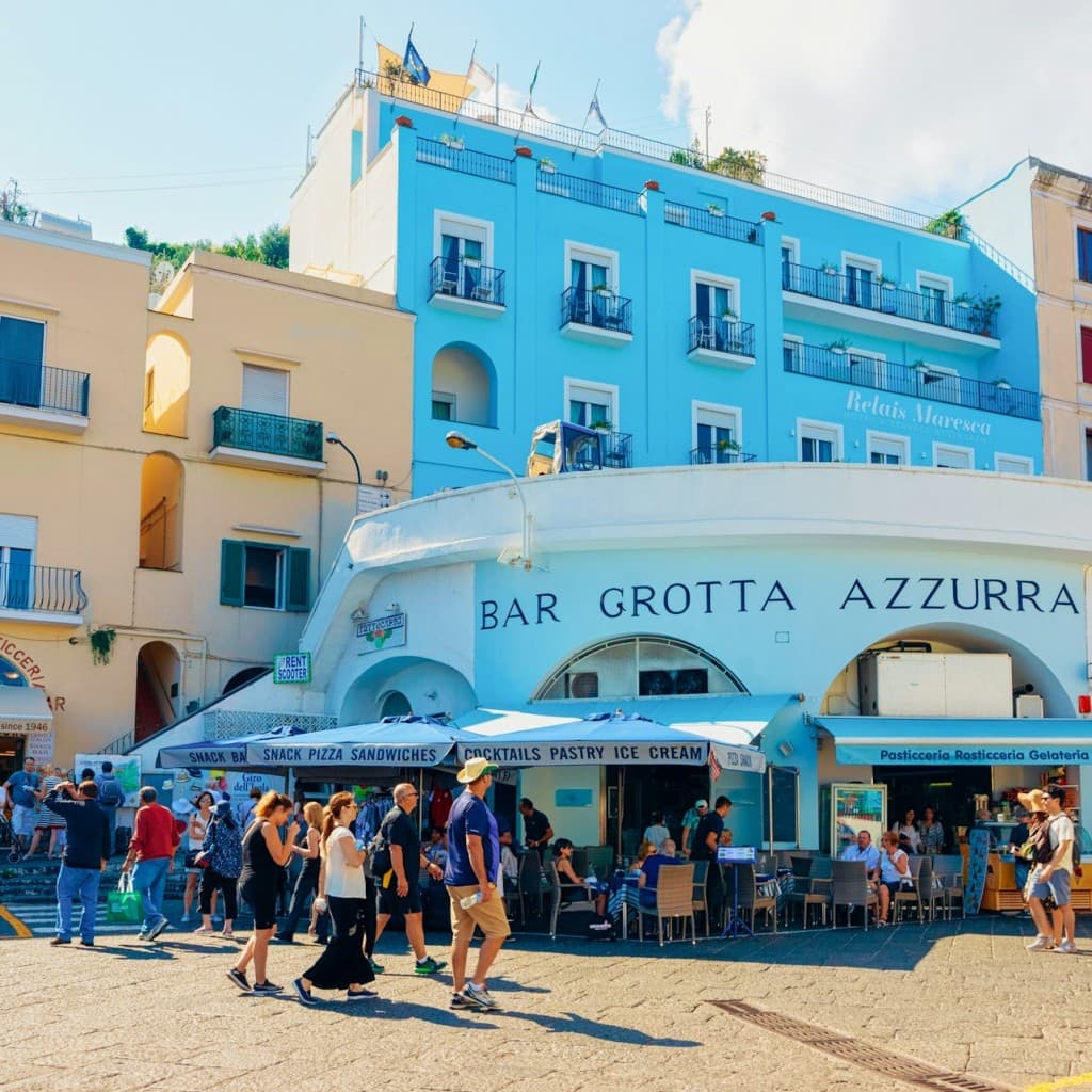 Capri Island & Pompeii: Guided Tour + Roundtrip from Naples