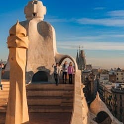 Casa Milà - La Pedrera: Early Access + Guided Tour in Japanese