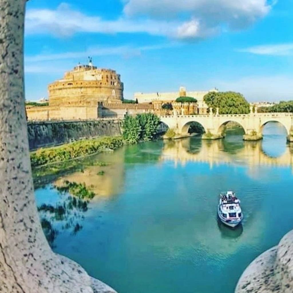 Castel Sant'Angelo: Entry Ticket + Hop-on Hop-off Boat Tour