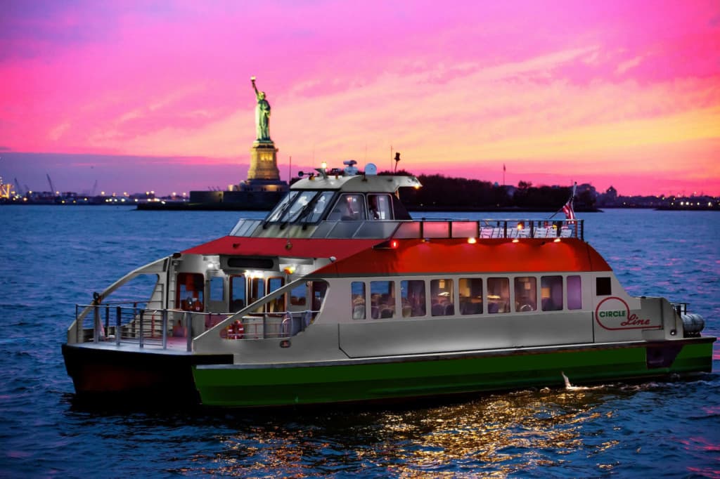Circle Line Downtown "Liberty Sunset" Evening Cruise (1.5 hours): Reserved Straight-to-Board Ticket (1.5 Hours "Statue of Liberty at Sunset" Evening Sightseeing Cruise by Circle Line Downtown)
