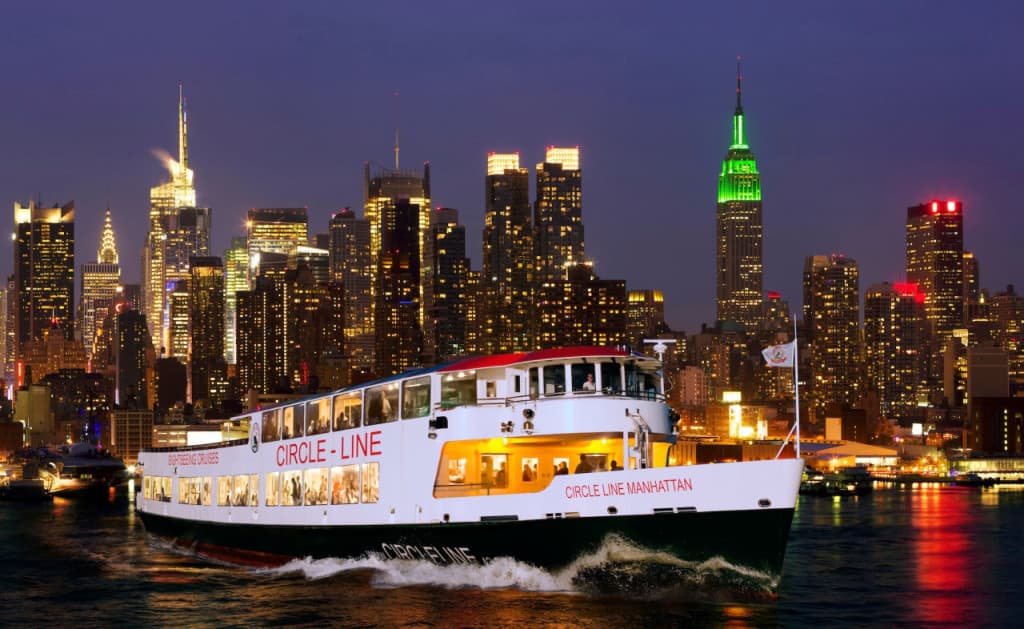 Circle Line "NYC Harbor Lights" Evening Cruise (2 hours): Reserved Straight-to-Board Ticket (2 Hours "NYC Harbor Lights" Evening Sightseeing Cruise by Circle Line)