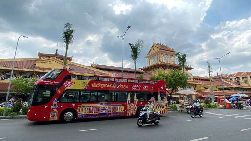 City Sightseeing Ho Chi Minh Hop-on Hop-off Bus Tour (City Sightseeing Ho Chi Minh - Night Tour (5:00-9:00 PM Departure))