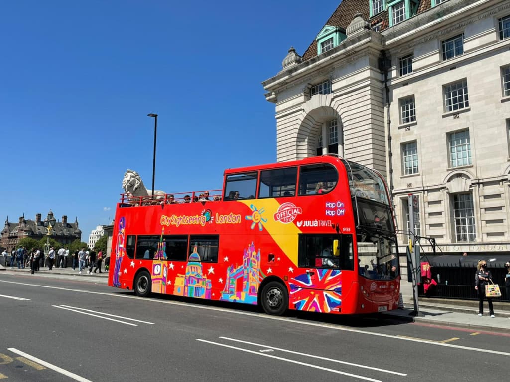 City Sightseeing London Hop-on Hop-off Bus Tour (Hop-on Hop-off Bus Tour (24 Hours) + Thames River Cruise (Family Package))