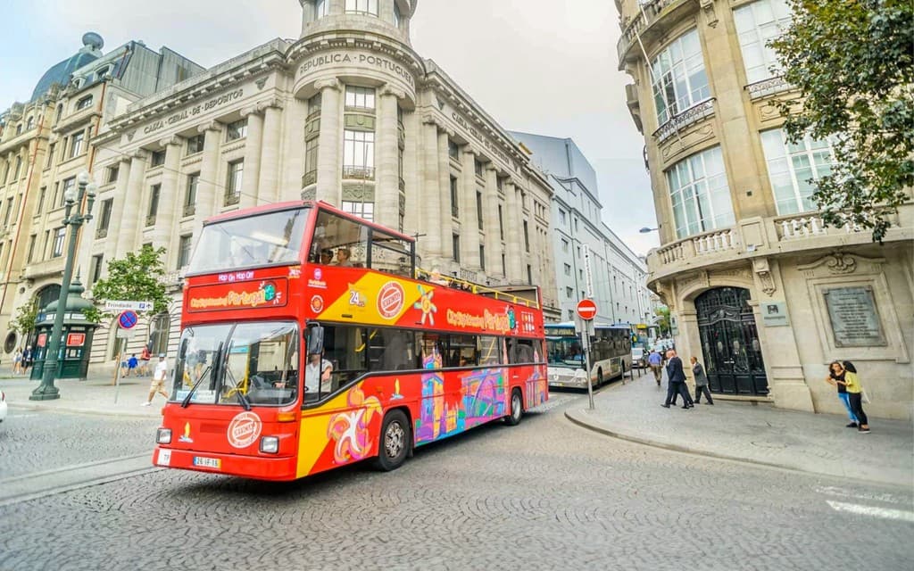City Sightseeing: Porto Hop-on Hop-off Bus Tour (48-Hour Pass + Night Tour + 2 Walking Tours + Wine Tasting)