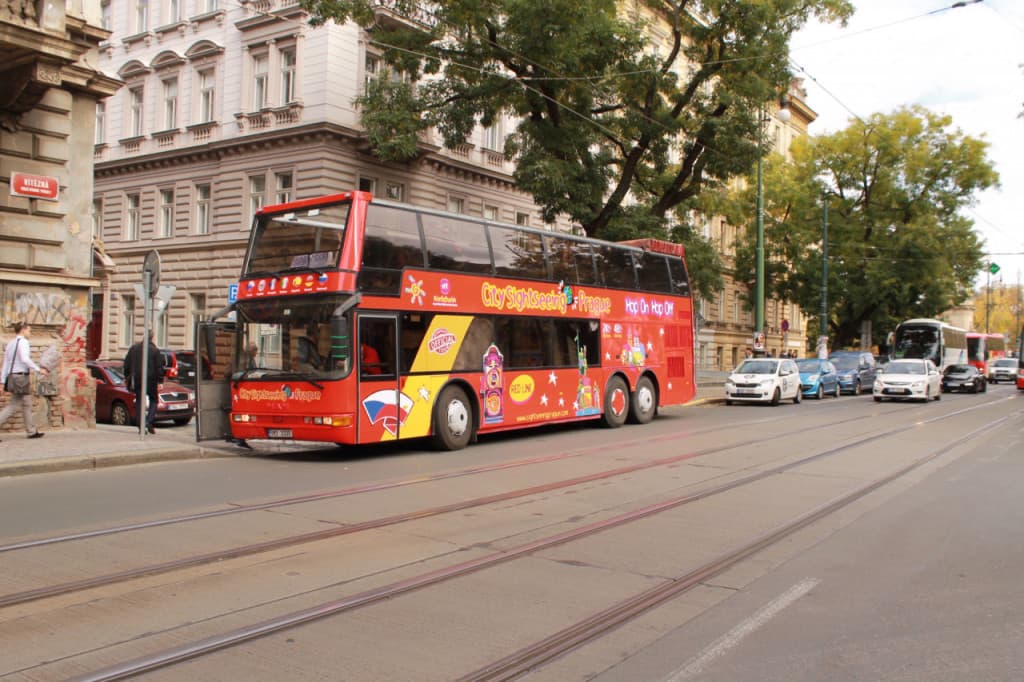 City Sightseeing Prague Hop-on Hop-off Bus Tour (Hop-on Hop-off Bus Tour and River Cruise - 24 Hours)