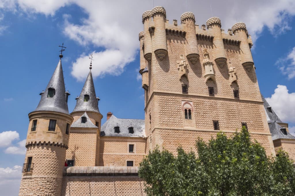 Combo Segovia Alcazar Castle + Tower of Juan II. Entry Ticket