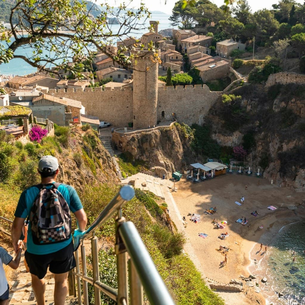 Costa Brava & Tossa de Mar: Guided Tour from Barcelona